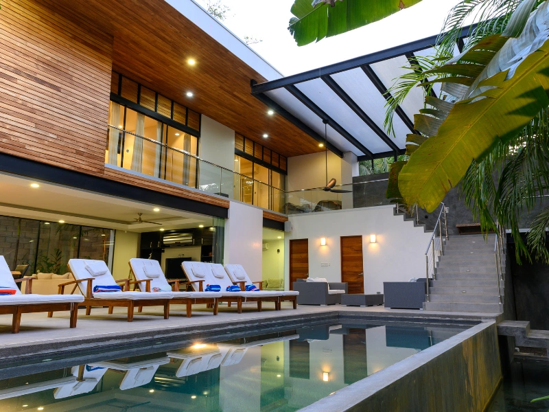 Image of a luxury property.